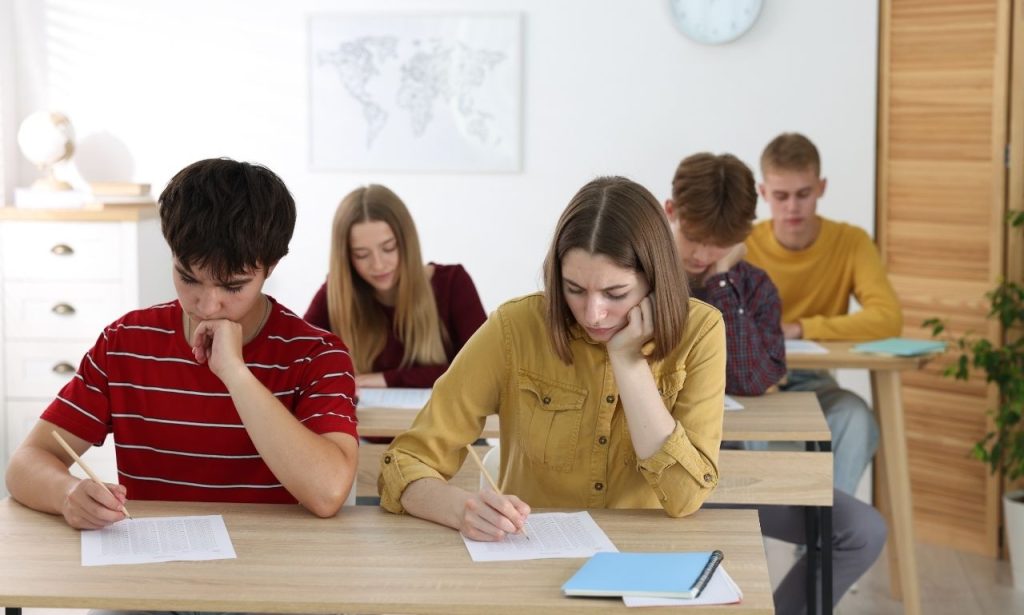 How to Support At-Risk Students in Your Classroom